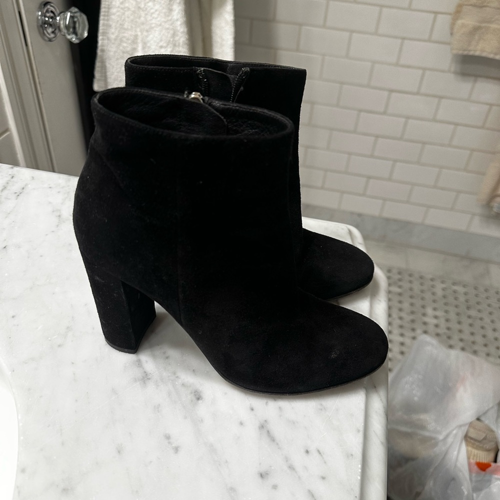 Gianvito Rossi suede booties